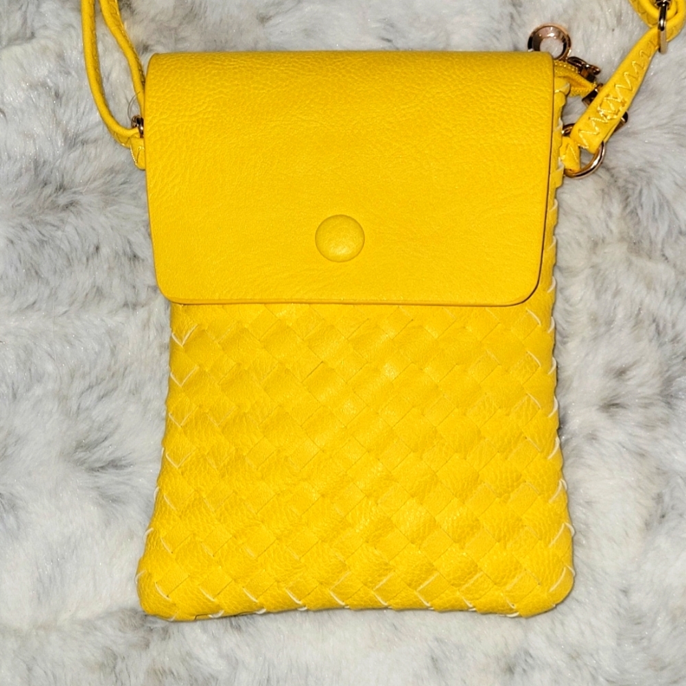 Yellow weave 💛 crossbody bag . VERY Soft.